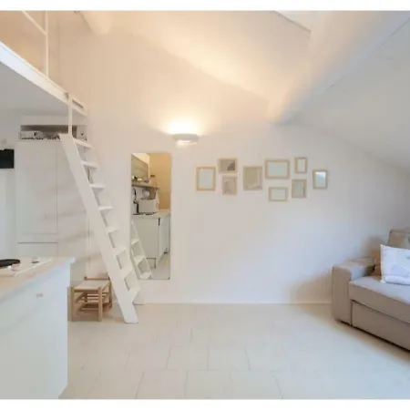 Apartment Rapunzel *
